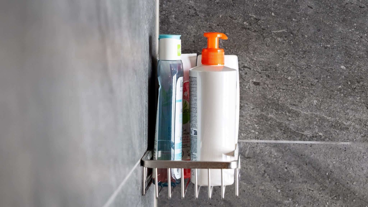 Photo of Bathroom in Naefels