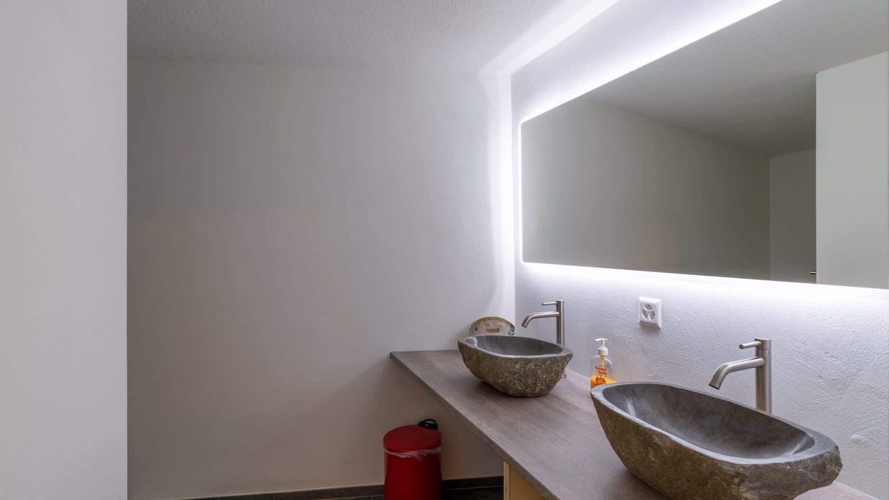 Photo of Bathroom in Naefels