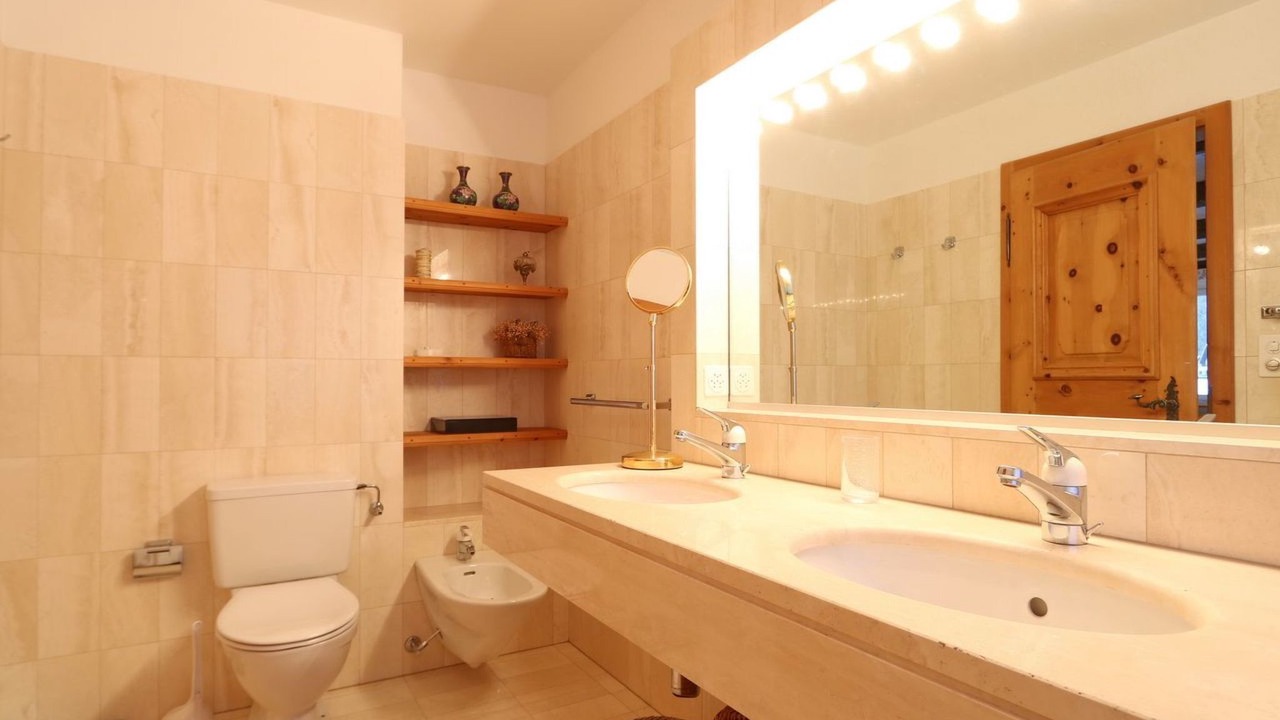 Photo of Bathroom in Champfer