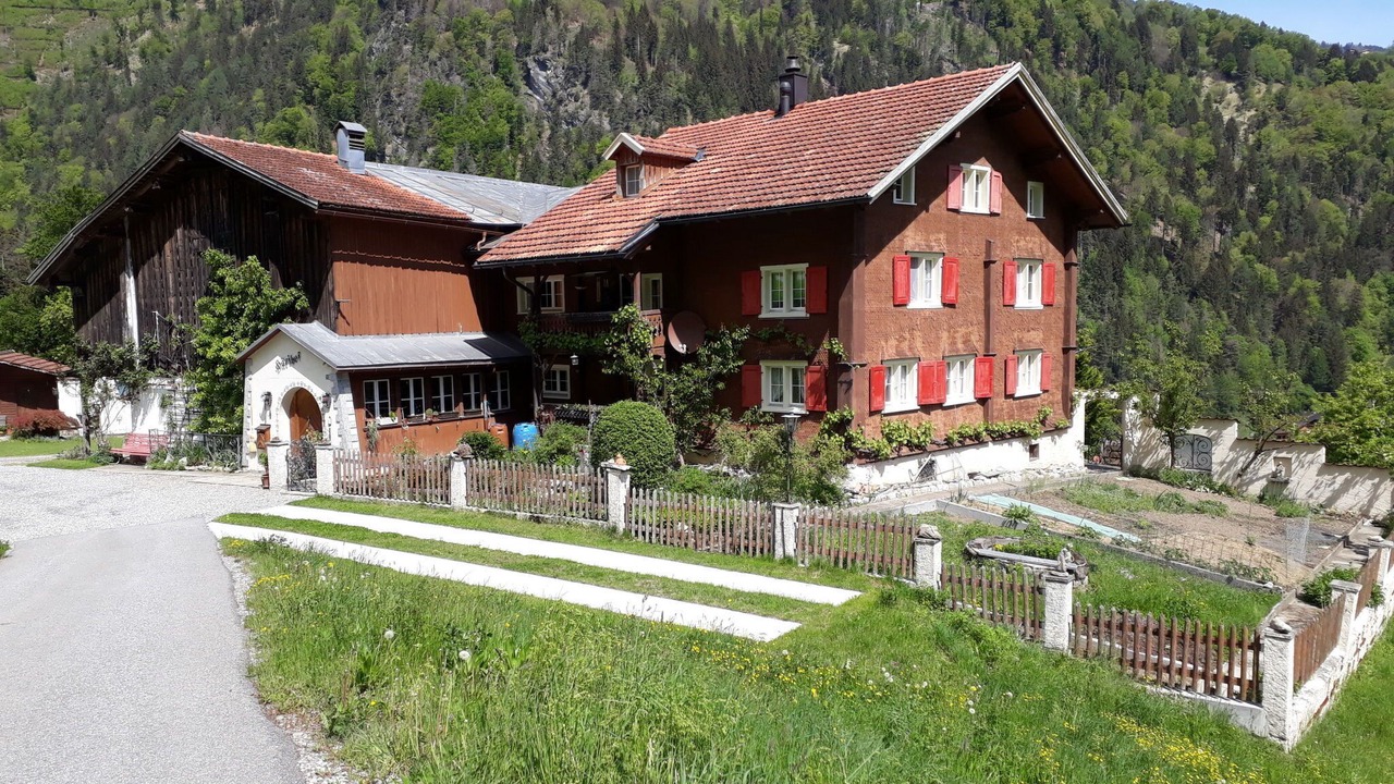 Photo of Others in Grusch
