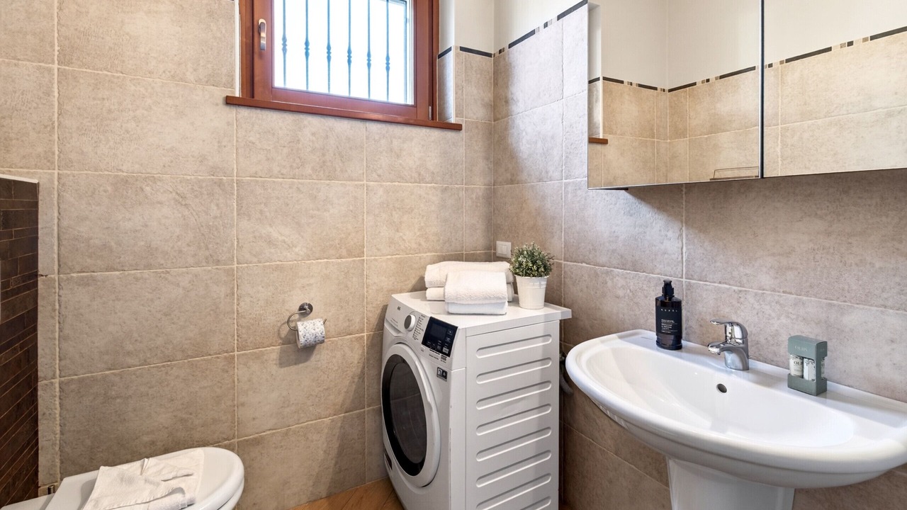 Photo of Bathroom in Montioni