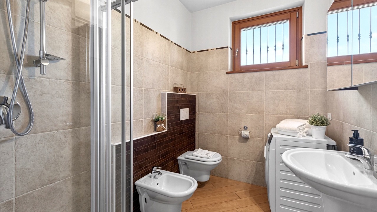 Photo of Bathroom in Montioni