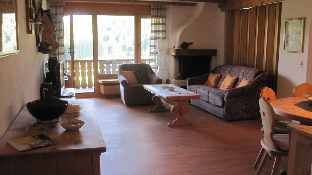 Photo of Livingroom in Tschierv