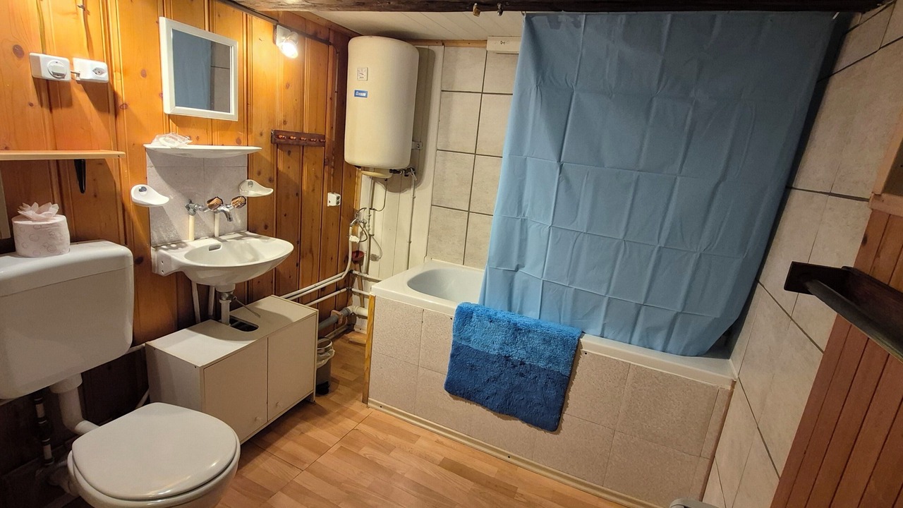 Photo of Bathroom in Isenfluh