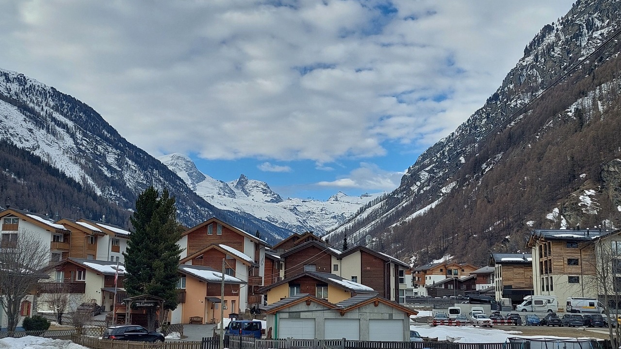 Photo of Outdoor in Taesch