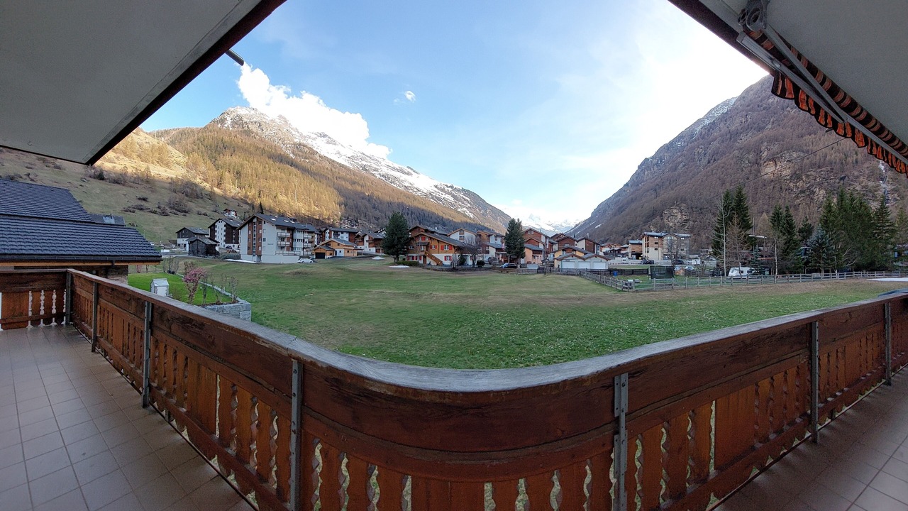 Photo of Outdoor in Taesch