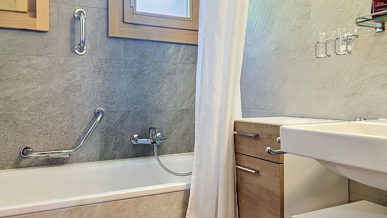 Photo of Bathroom in Chesieres