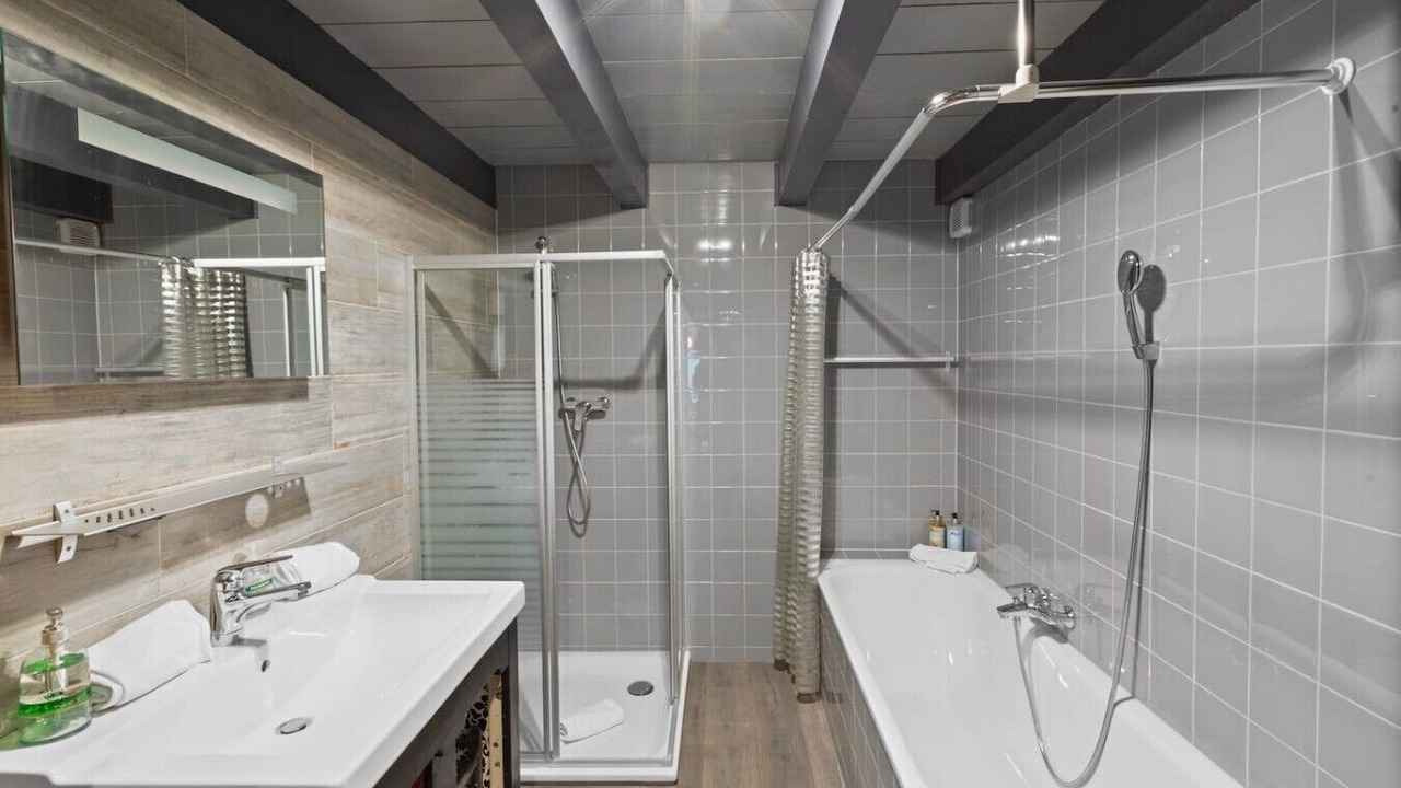 Photo of Bathroom in Troistorrents
