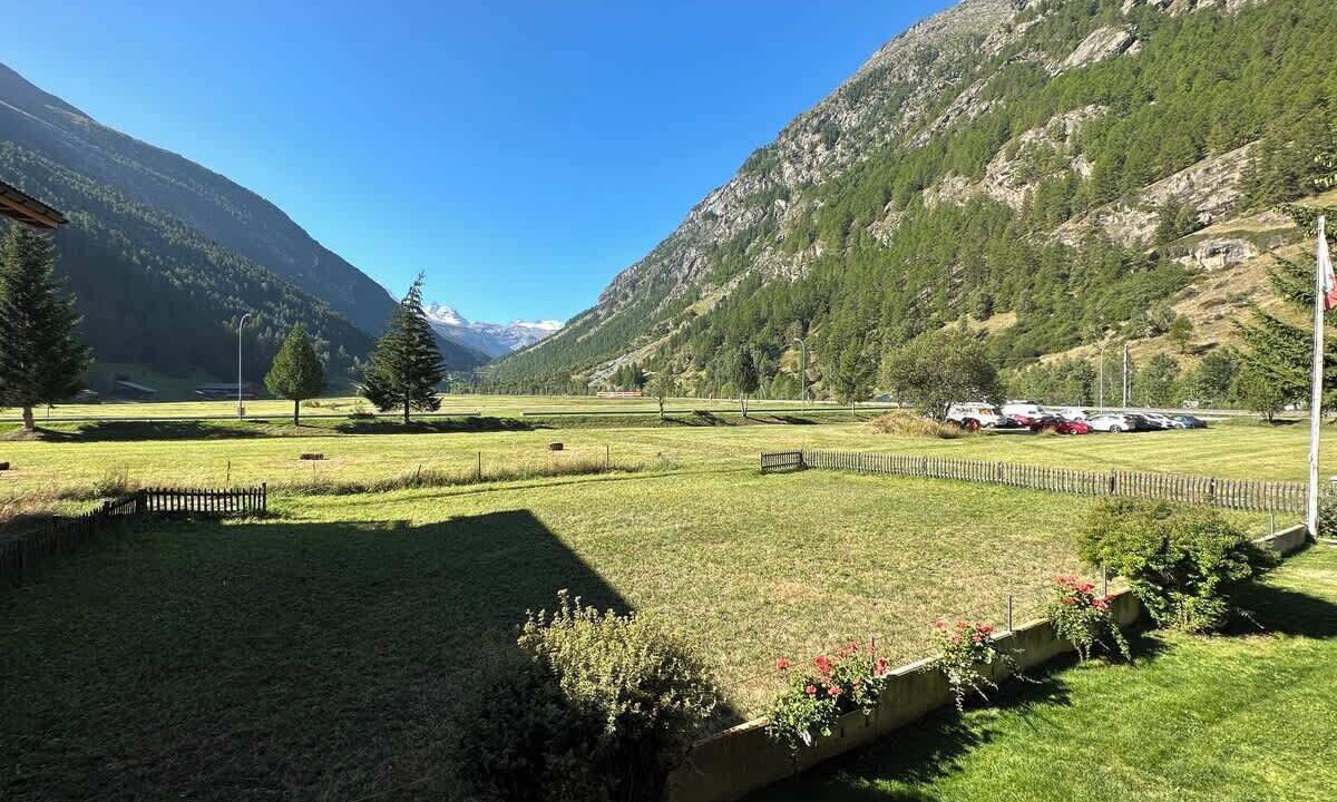 Photo of Outdoor in Taesch