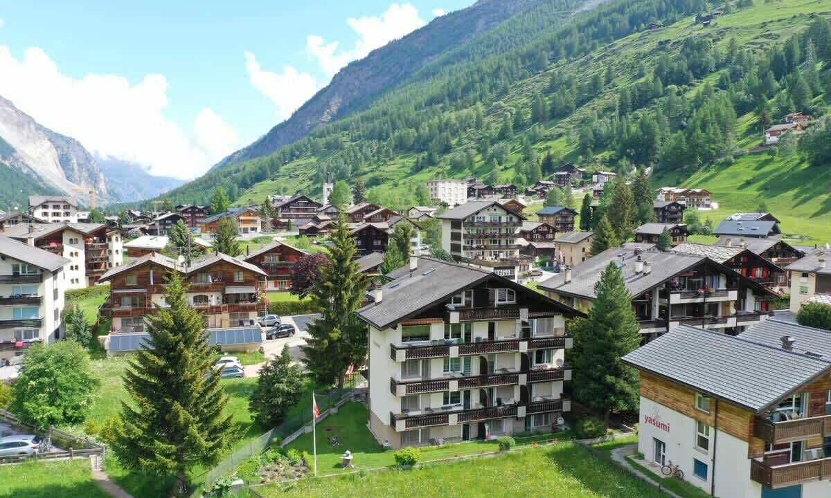 Photo of Outdoor in Taesch