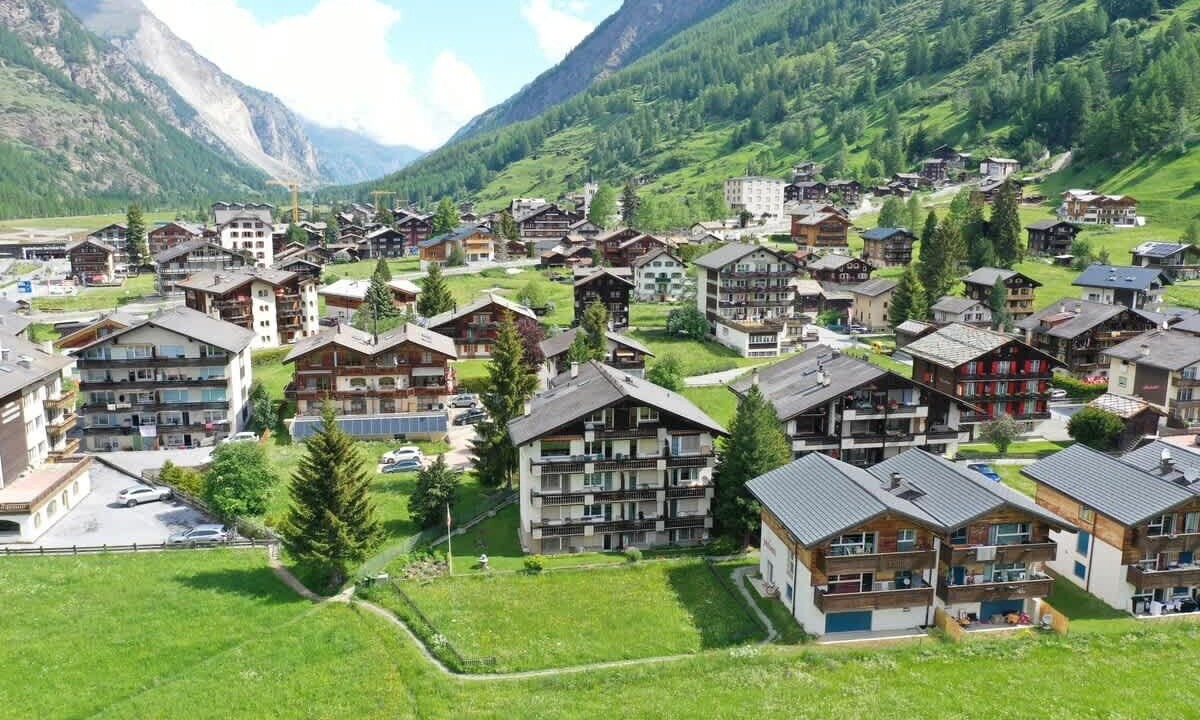 Photo of Outdoor in Taesch