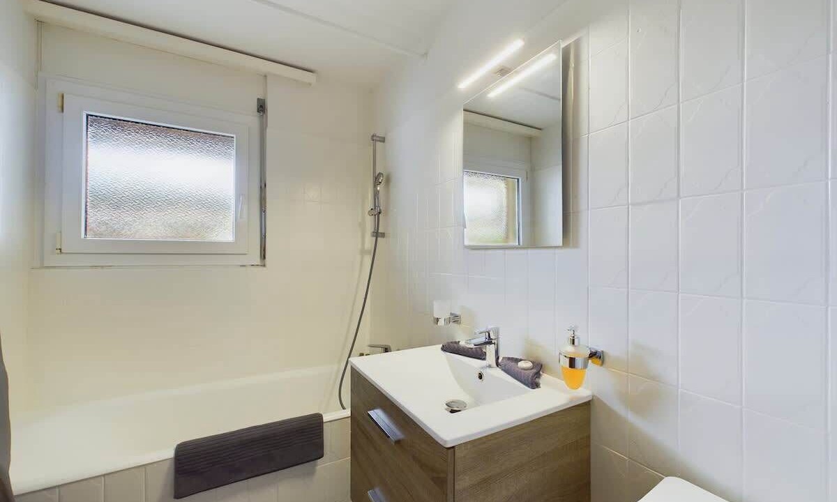 Photo of Bathroom in Taesch