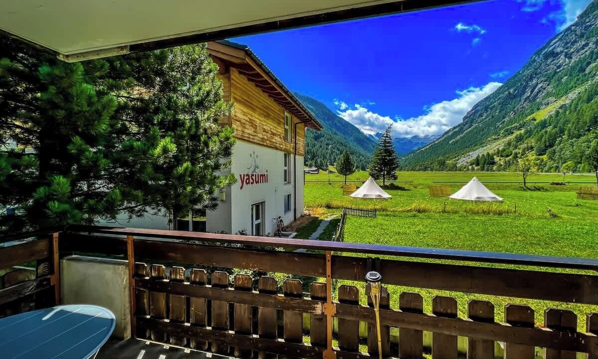 Photo of Outdoor in Taesch