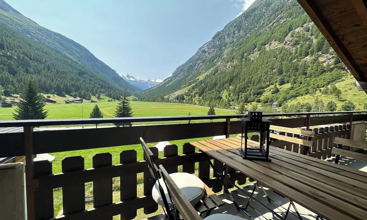 Photo of Outdoor in Taesch