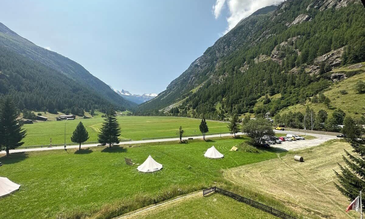 Photo of Outdoor in Taesch