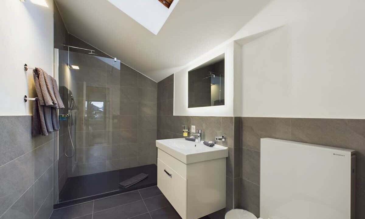 Photo of Bathroom in Taesch