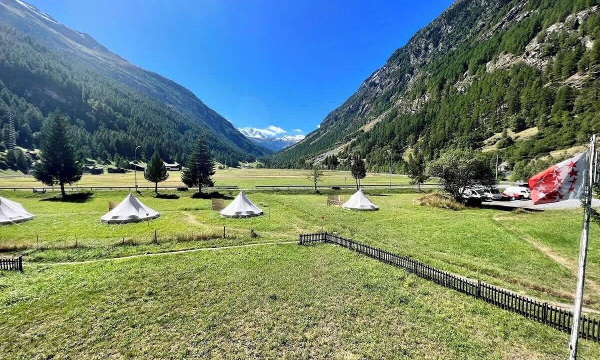 Photo of Outdoor in Taesch