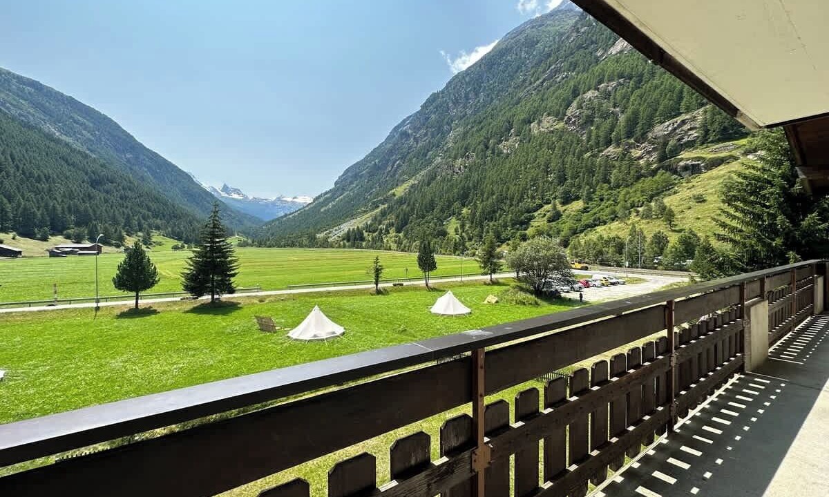 Photo of Outdoor in Taesch