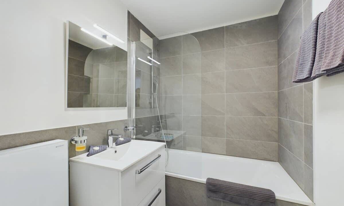 Photo of Bathroom in Taesch