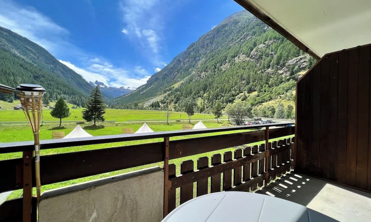 Photo of Outdoor in Taesch
