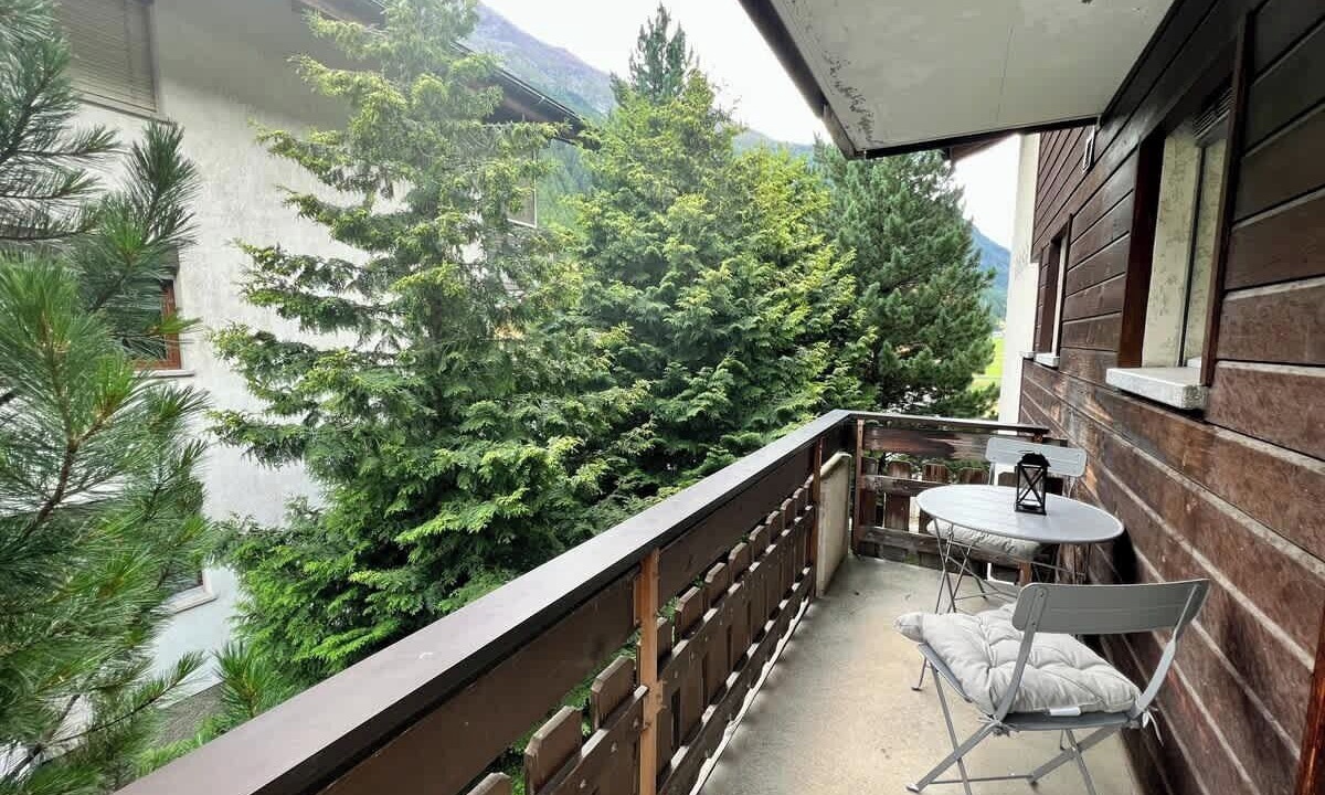 Photo of Outdoor in Taesch