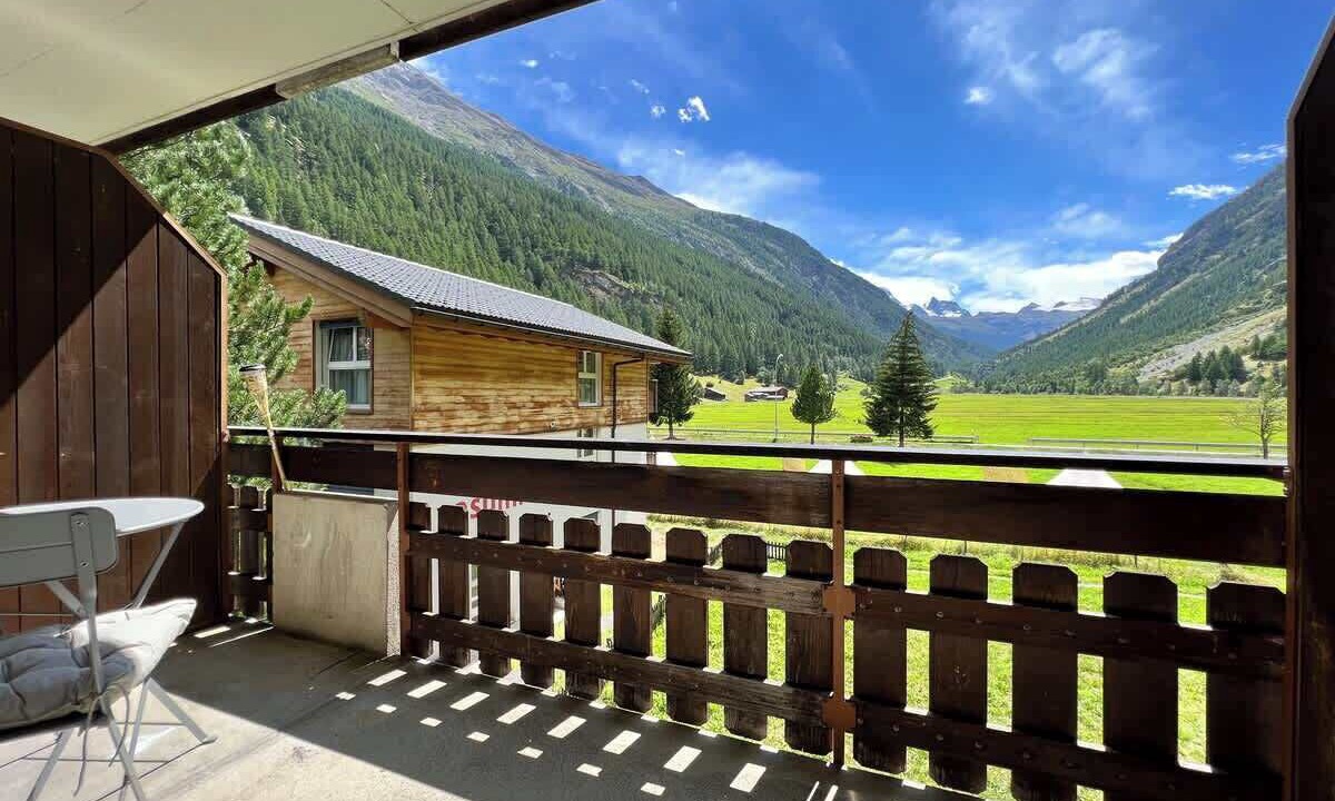 Photo of Outdoor in Taesch