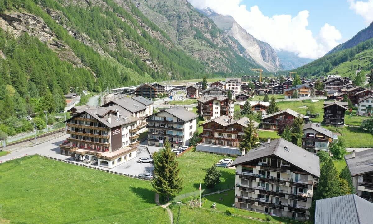 Photo of Outdoor in Taesch