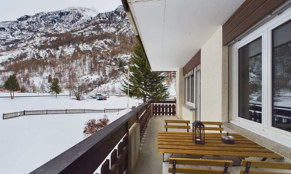 Photo of Outdoor in Taesch