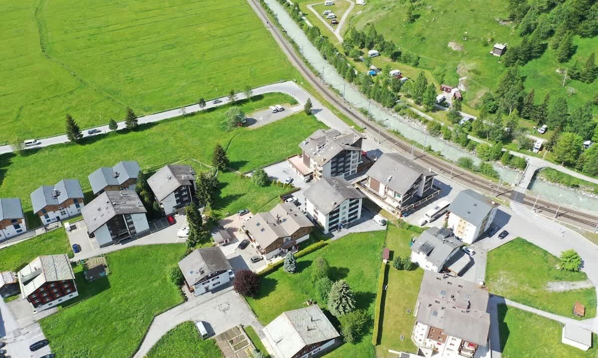 Photo of Outdoor in Taesch