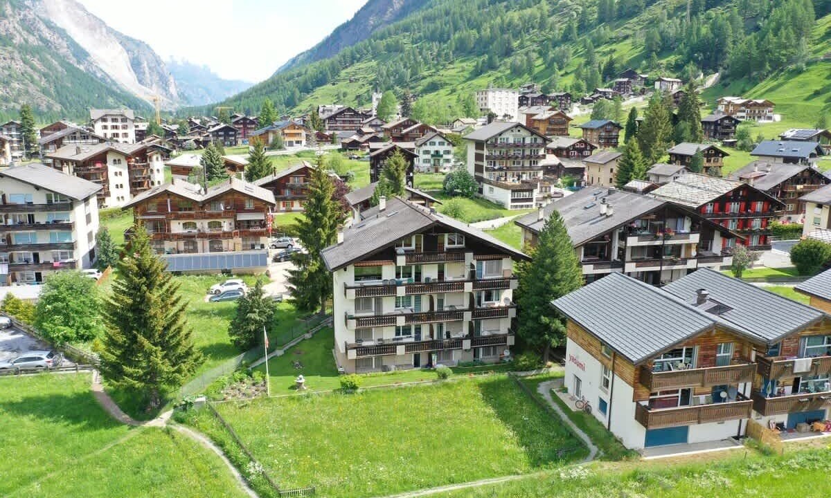 Photo of Outdoor in Taesch