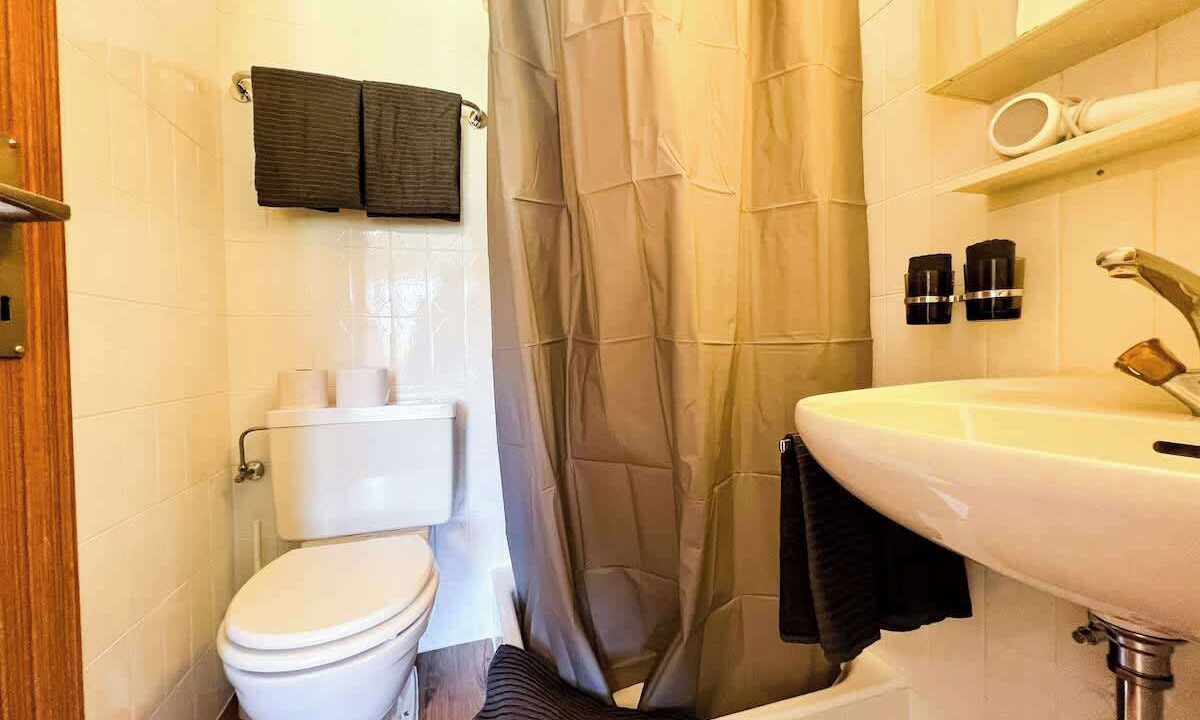 Photo of Bathroom in Taesch