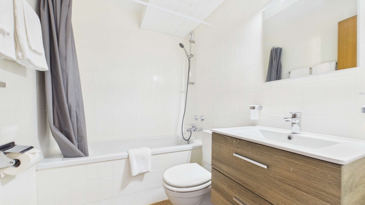 Photo of Bathroom in Taesch