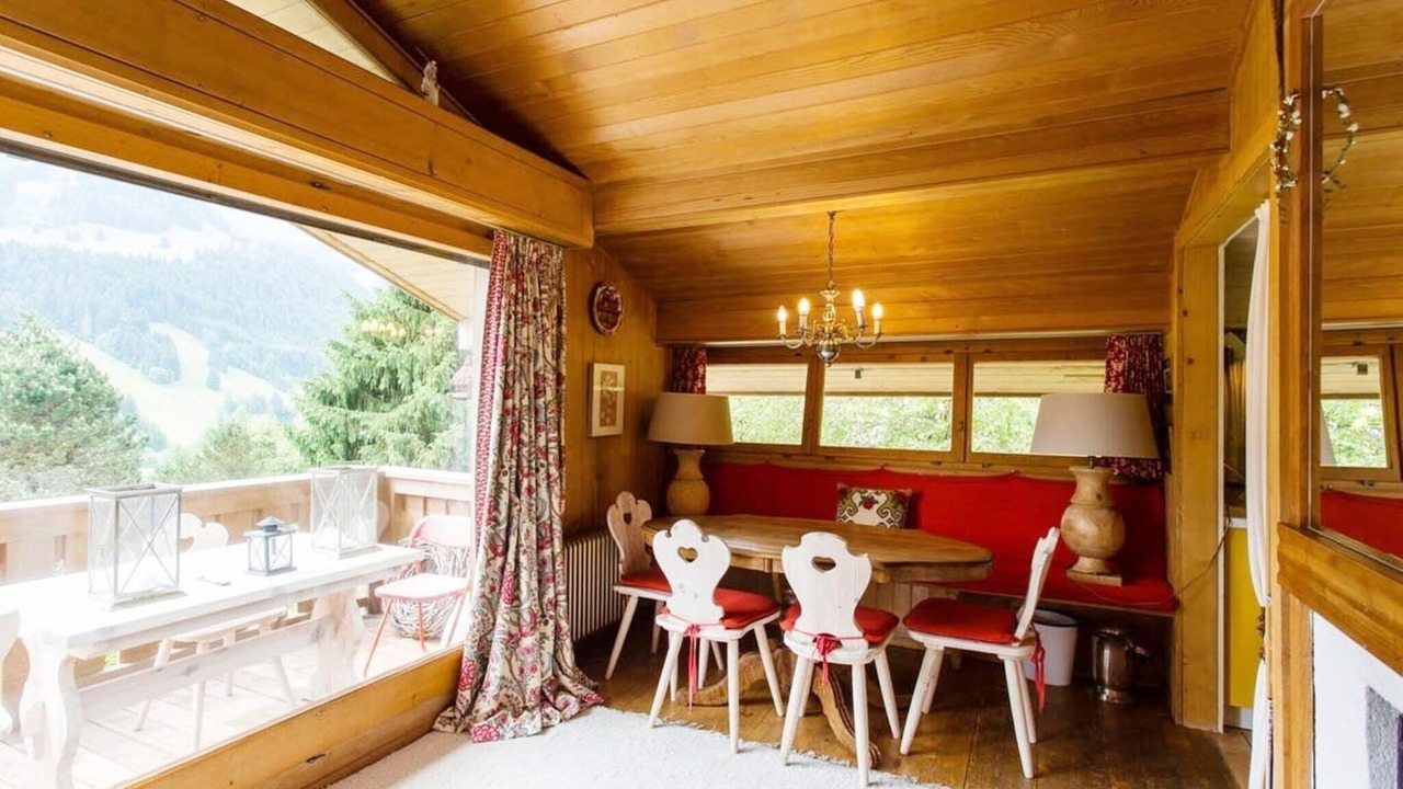 Photo of Livingroom in Rougemont