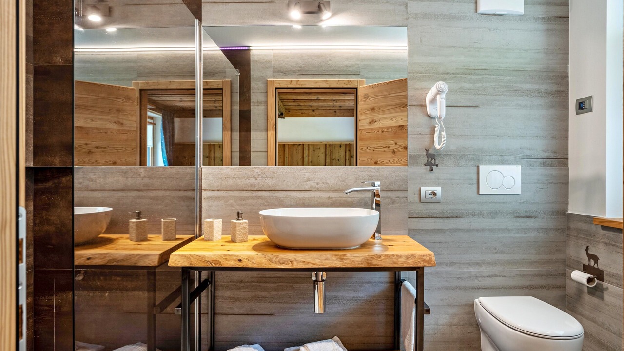 Photo of Bathroom in Rabbi
