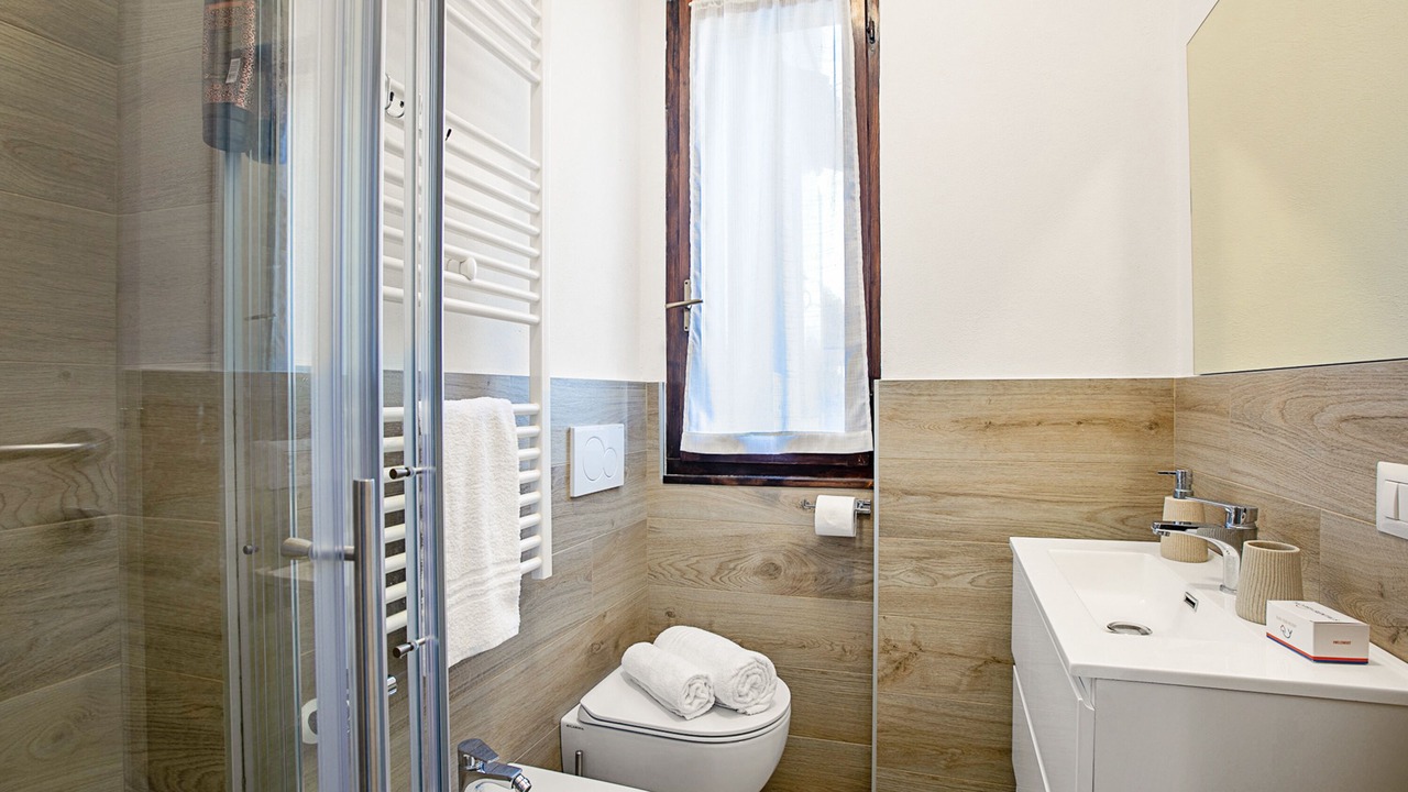 Photo of Bathroom in Someraro