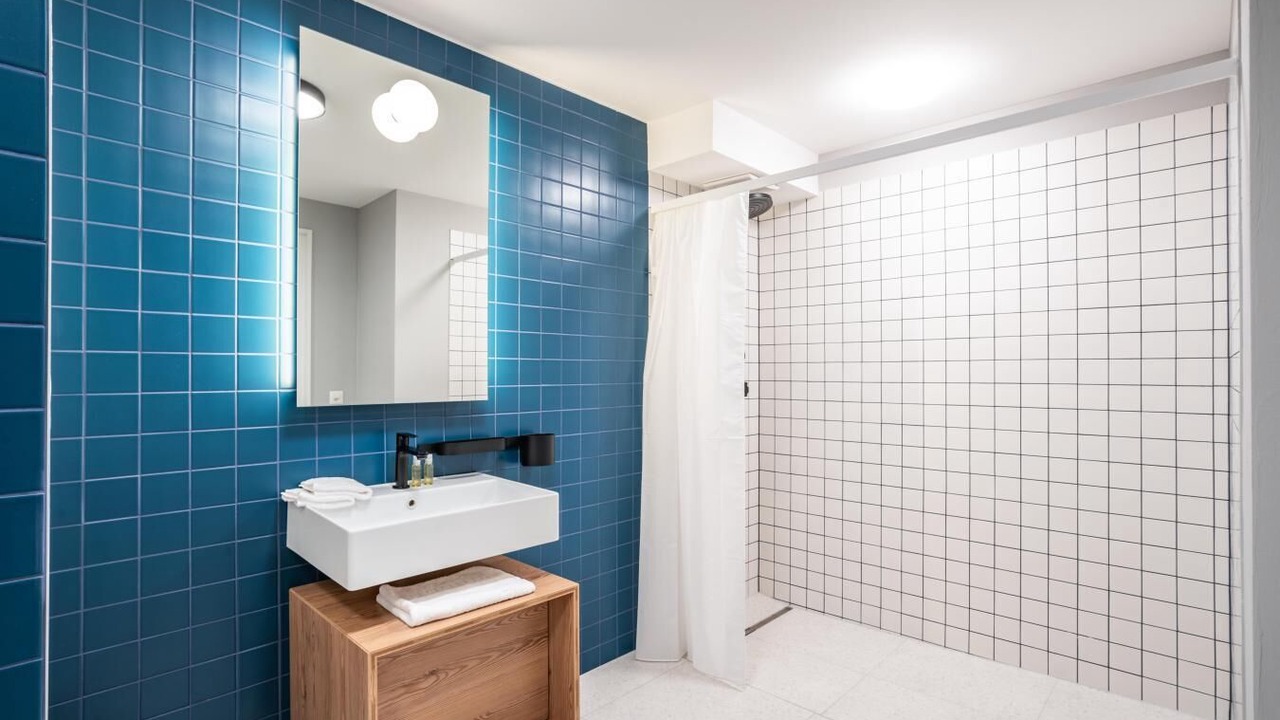 Photo of Bathroom in Vex