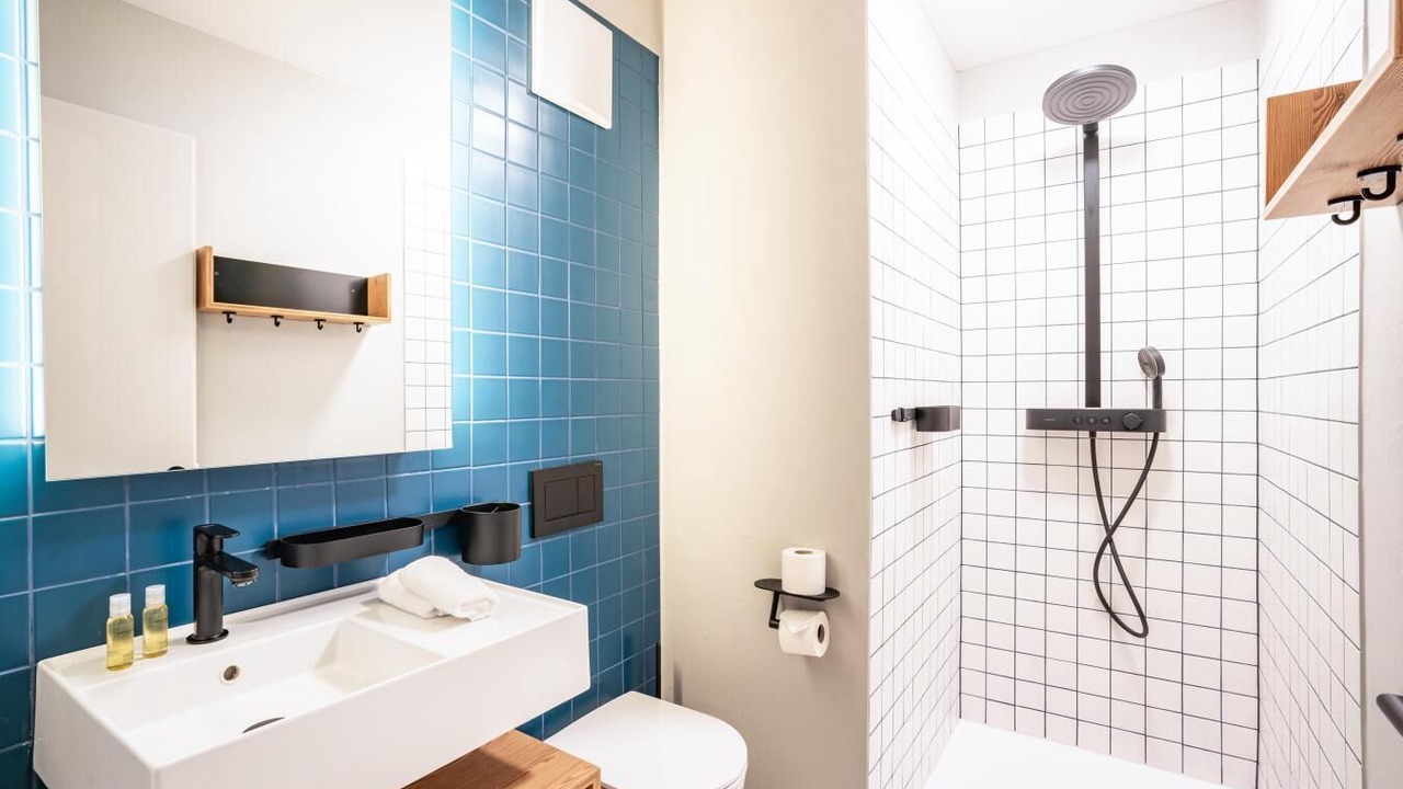 Photo of Bathroom in Vex