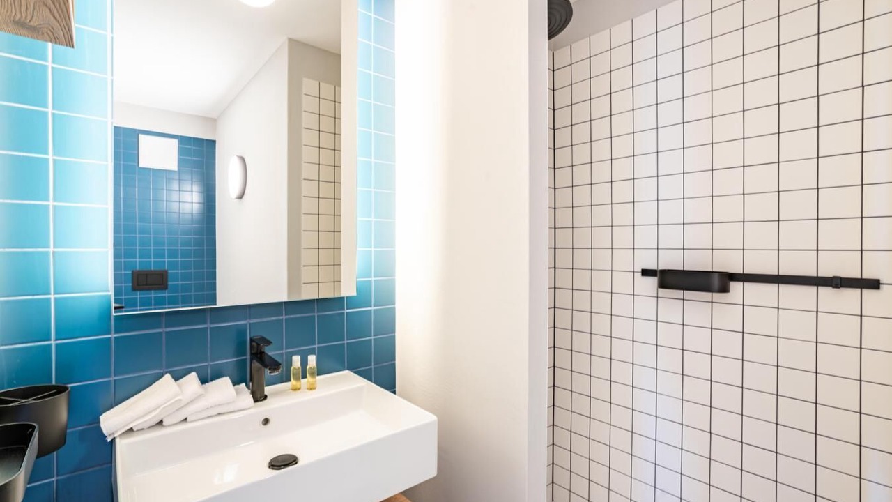 Photo of Bathroom in Vex