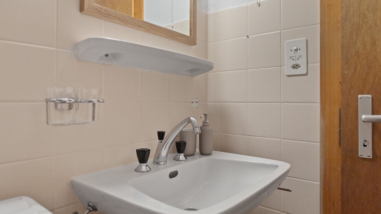 Photo of Bathroom in Vex