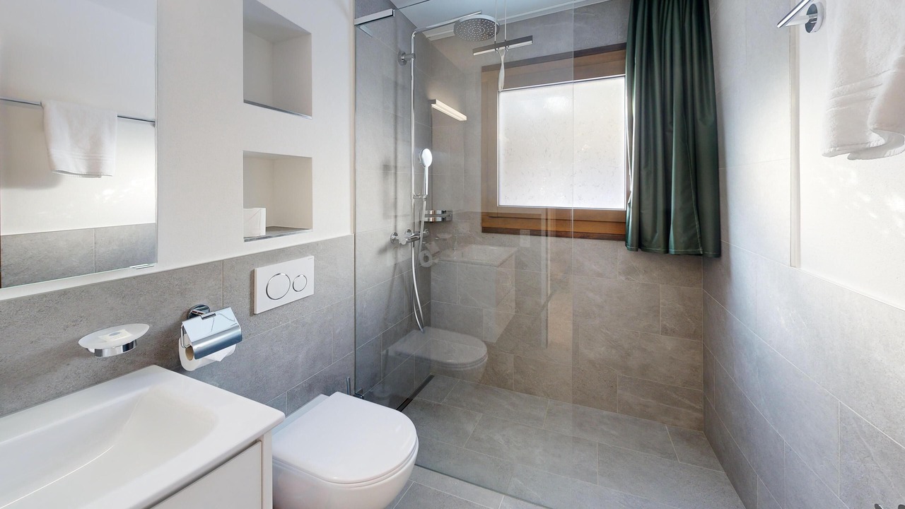 Photo of Bathroom in Samedan
