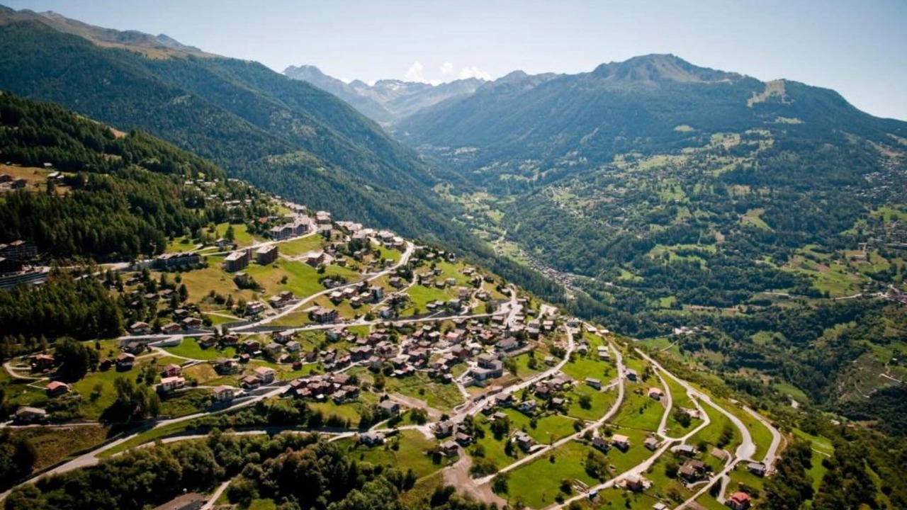 Photo of Others in Sion
