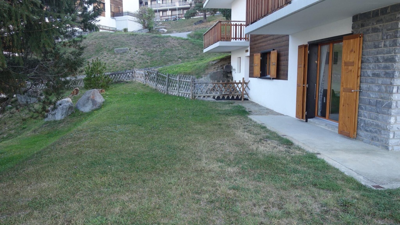 Photo of Outdoor in Salins