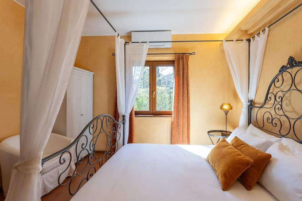 Photo of Bedroom in Lesa