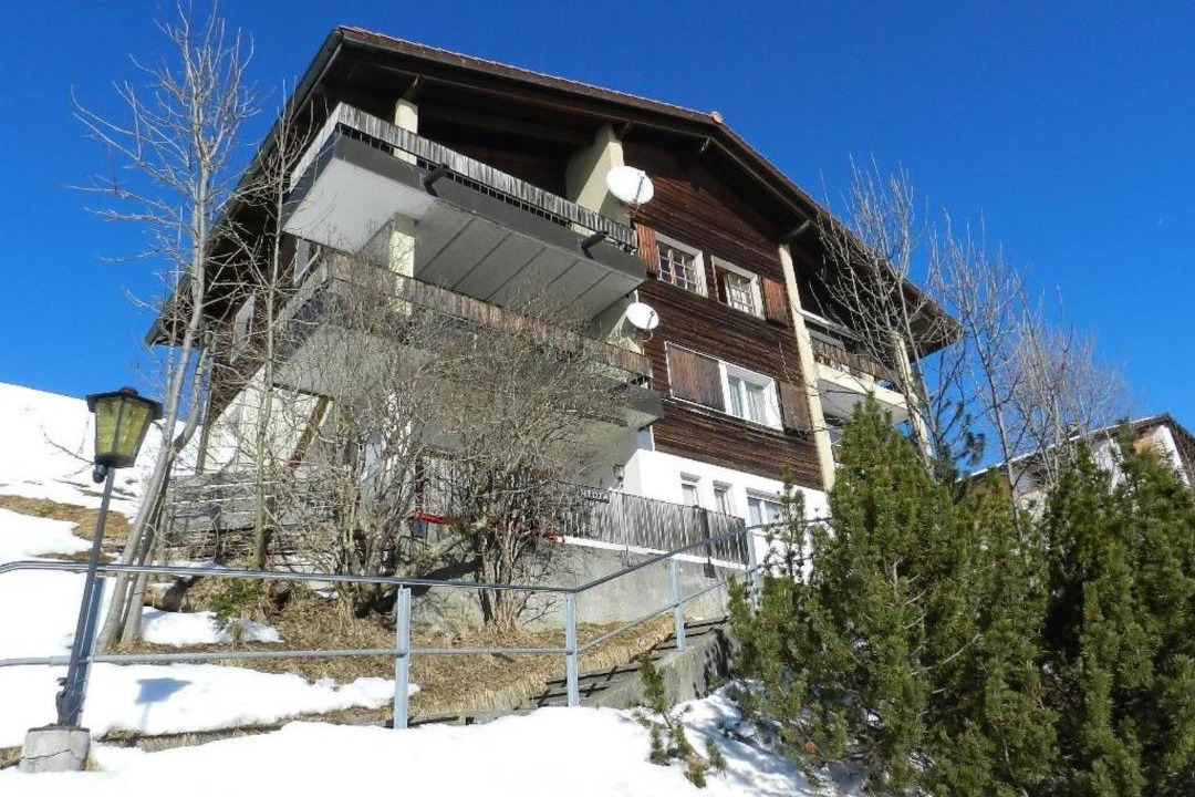 Photo of Buildings in Saanenmoeser