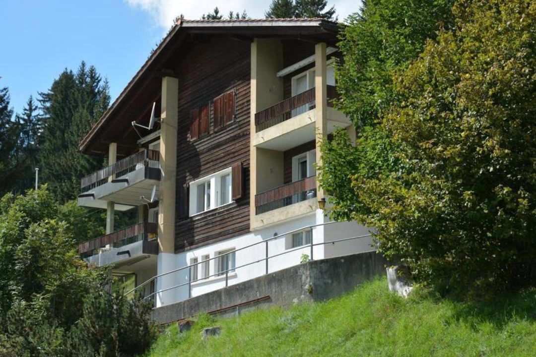 Photo of Buildings in Saanenmoeser