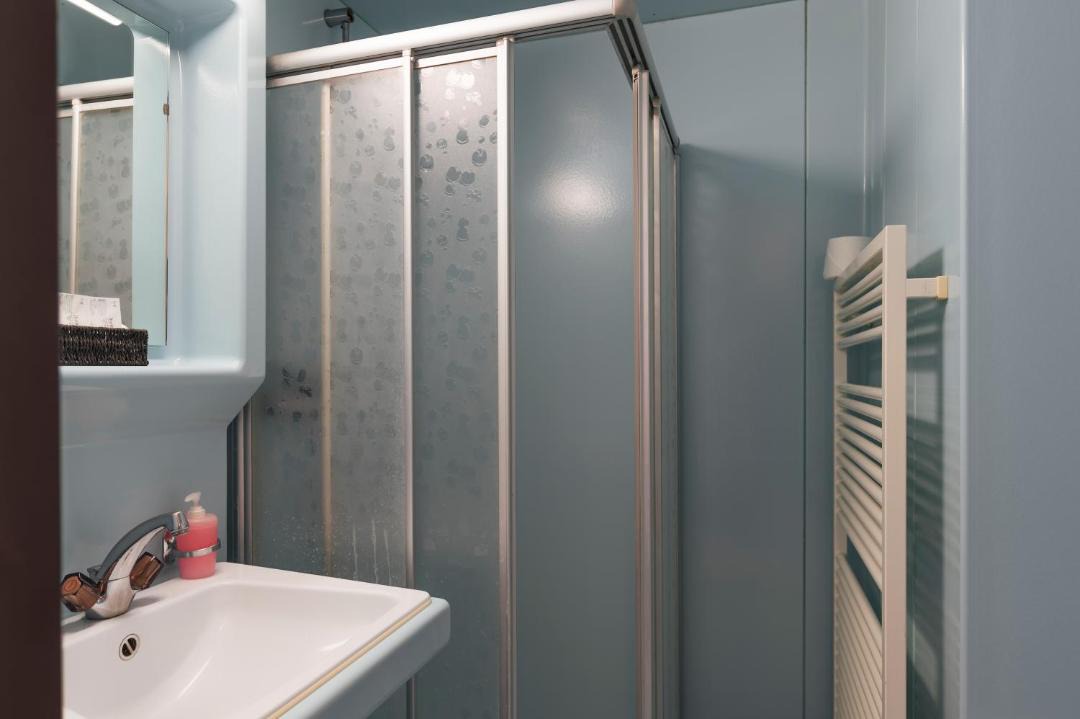 Photo of Bathroom in Duillier