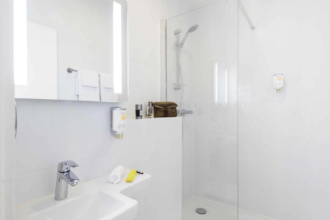 Photo of Bathroom in Paquis Navigation