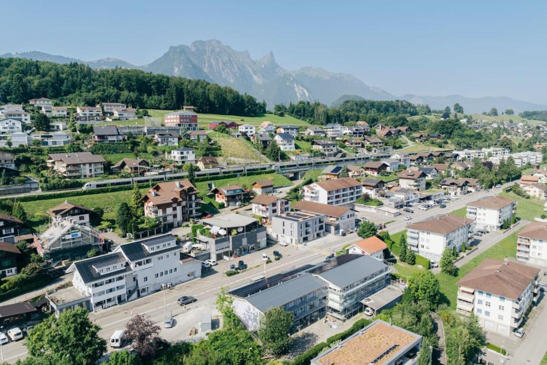Photo of Others in Einigen