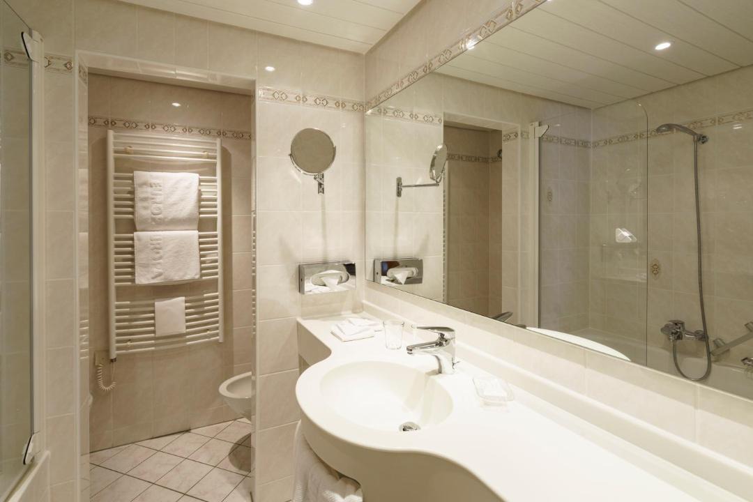 Photo of Bathroom in Champfer