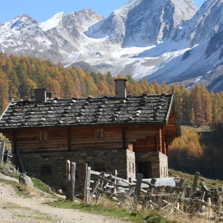 Photo of Buildings in Vernago